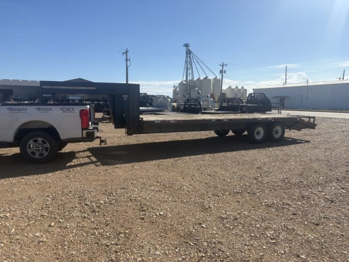 2004 CIRCLE D GN FLATBED 8’6″X24 2004 CIRCLE D GN FLATBED 8’6″X24